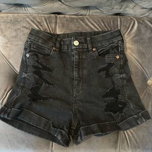 American eagle black shorts! Size: woman’s 0